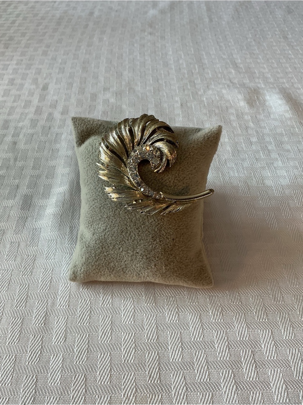 Lisner Vintage Plume Feather Rhinestone Silver Plated Brooch